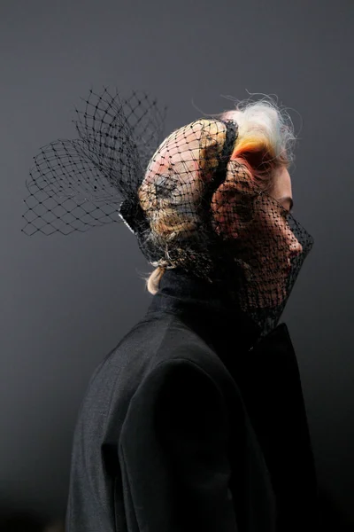 Look 3